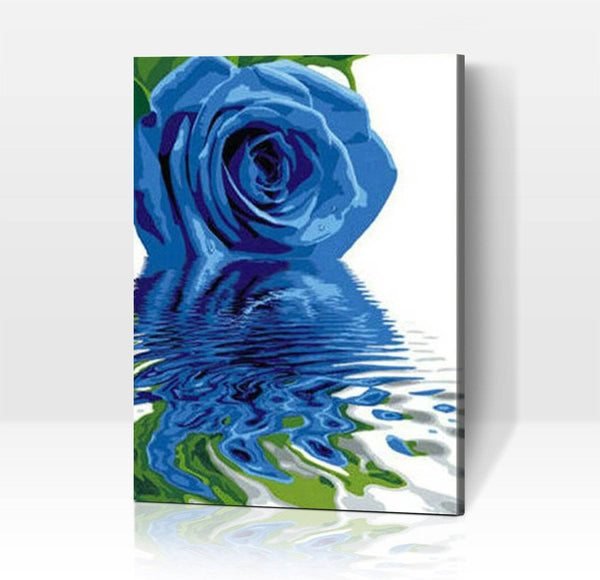 Schwierigkeit: Mittel Blumenbilder Blaue Rose spiegelt sich im Wasser - Malen nach Zahlen